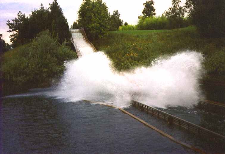 Grand Splash Parc Asterix: Le Grand Splash von unten